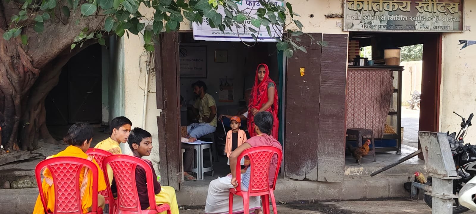 Free health checkup consultation in progress