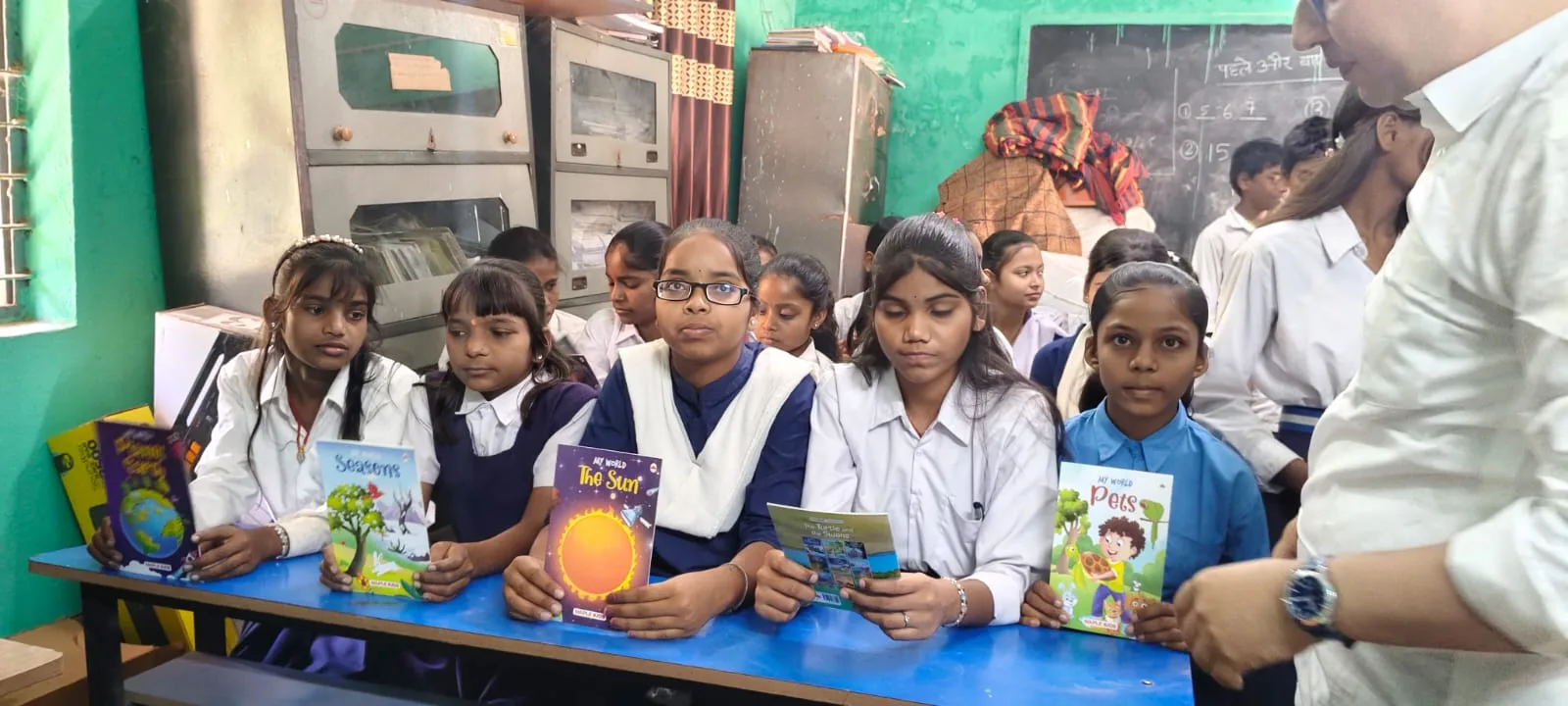 Chinhit Middle School Classroom Library